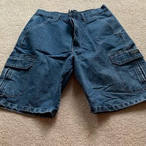 Men’s wranglers shorts with pockets